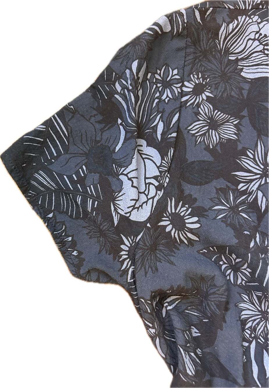 Marine Layer Emlyn Floral Wrap Midi Dress in Navy Blue size L NWOT - Picture 8 of 14